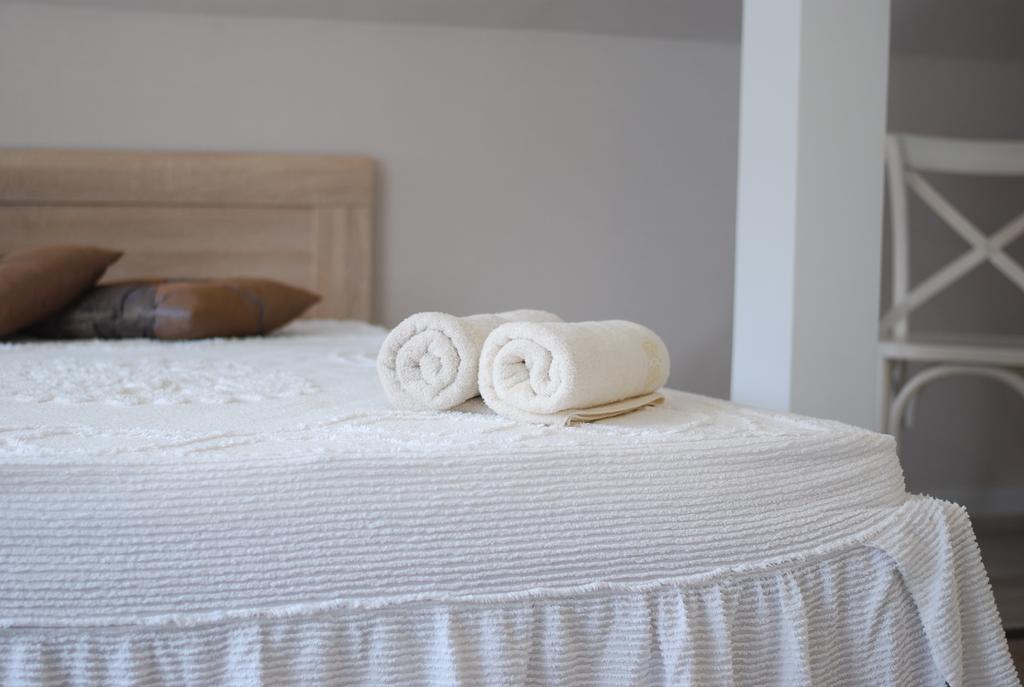 Suviste Guesthouse Kuressaare Rum bild